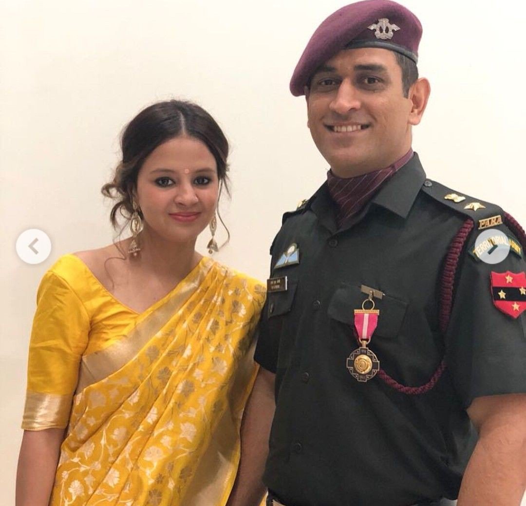 MS-Dhoni with their wife sakshi dhoni
